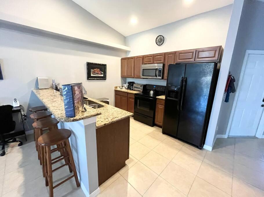 Debbie'S 3-Bedroom Apartment In A Duplex Cape Coral Exterior photo