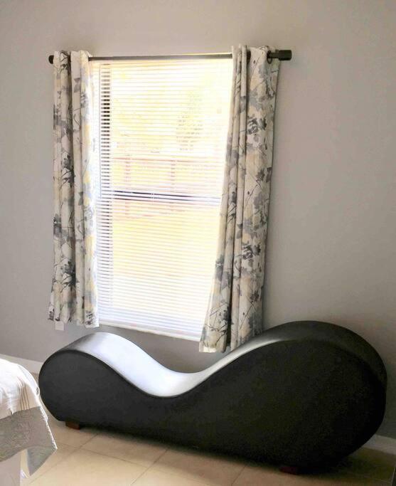 Debbie'S 3-Bedroom Apartment In A Duplex Cape Coral Exterior photo
